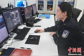 （新春走基层）春运路上的别样“年味”图片