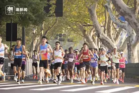 “机器兔”上路！杭州马拉松智能开跑图片