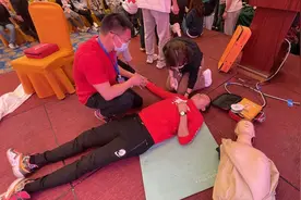 校园AED再“立功”！广州初一学生心跳骤停，幸好有“救命神器”图片