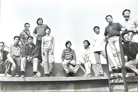 30年后，我们以展览的形式重温世间浓情图片