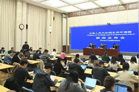生态环境部：加快制定出台化学物质环境风险管理法规，为新污染物治理提供法规支撑图片