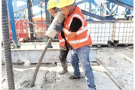 净瓶山桥拆除重建工程桥梁主体工程合龙！建设者烈日下争分夺秒，确保新桥年底建成通车图片