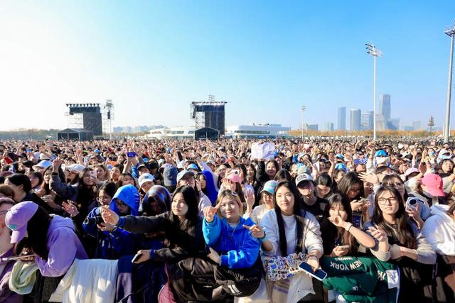 浦东打造亚洲户外演艺新标杆！上海中心城区大型户外音乐节首秀前滩体育公园