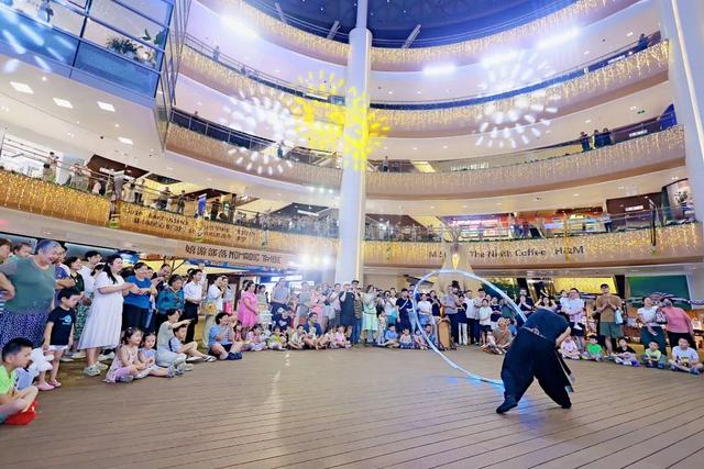 蒙古包、烤全羊、音乐会，长风大悦城举办草原游牧体验活动