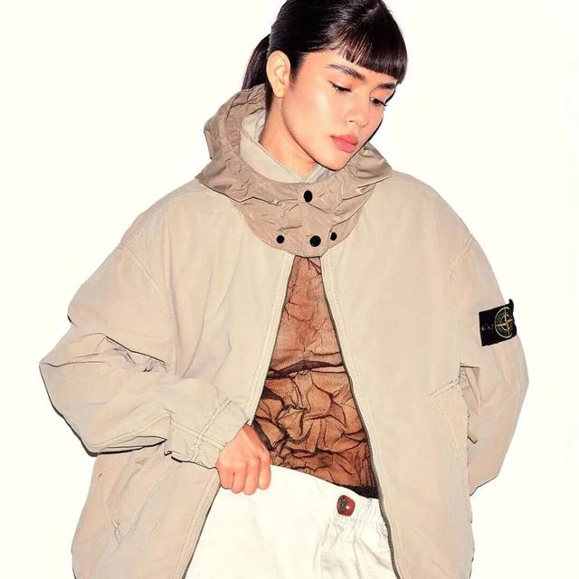 秋天的第一件外套：还得是冲锋衣