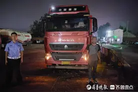 核载49吨实载136吨，“百吨王”黄岛落网图片