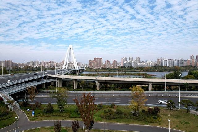 临沂：书法广场