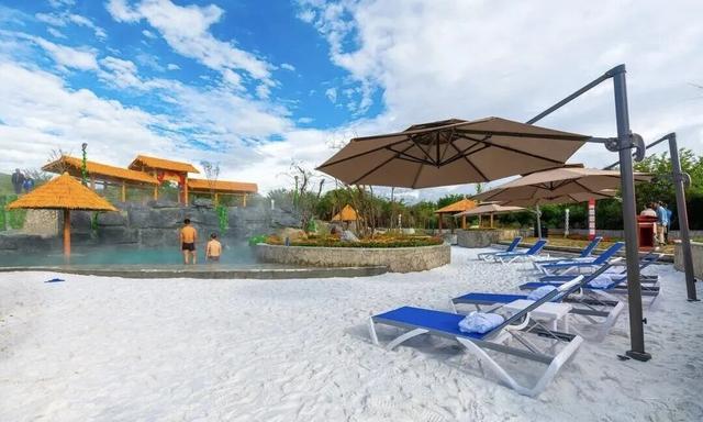 雪山下泡个汤，甘孜冬日真香！