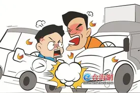 轿车货车超车斗气 致一死一伤图片