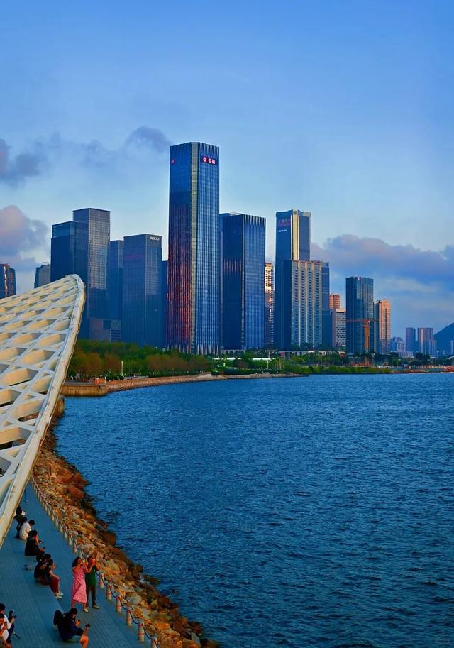 先锋在行动｜守护“一湾碧水” 让市民游玩体验更清新、更“出片”