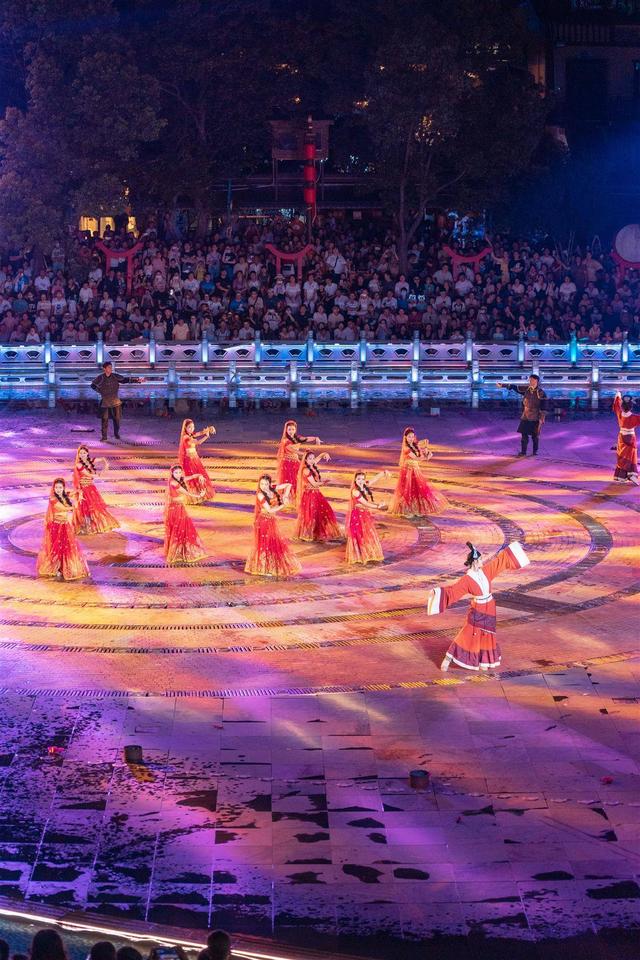 一夜之间，武汉真香！