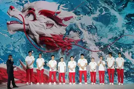 “东方美学＋黑科技”揭秘巴黎奥运会上的中国“战衣”图片