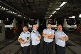 北京4名地铁司机组成“格式化乐队” 亮相央视《星光大道》节目图片