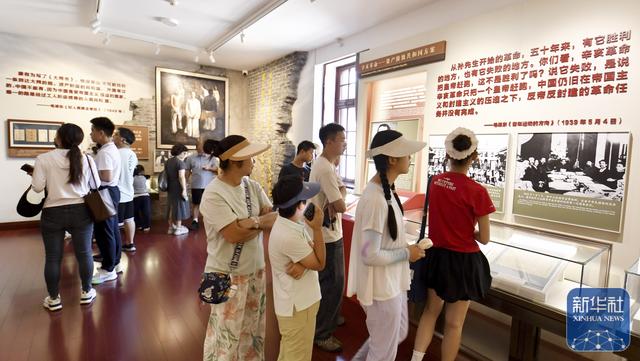 北京迎来暑期旅游热潮