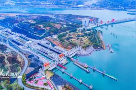 三峡船闸完成换向运行调整图片