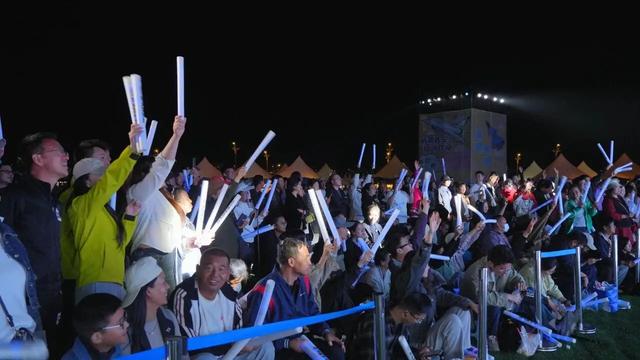 夜幕乐章：街头音乐会奏响幸福旋律——“潮流向北 春城焕新”报业主流媒体看长春青春蝶变系列报道之二
