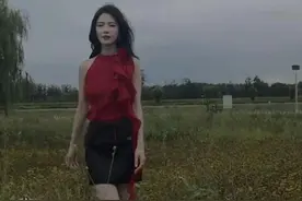 女艺人患病暴瘦，79斤晒腿自嘲…图片
