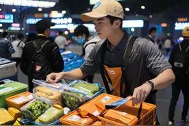 外卖3个串收6元打包费，批发餐盒低至3毛！定价标准何在？图片