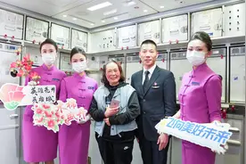 南航推出“木棉盛开”系列主题航班 打造诗意空中之旅图片