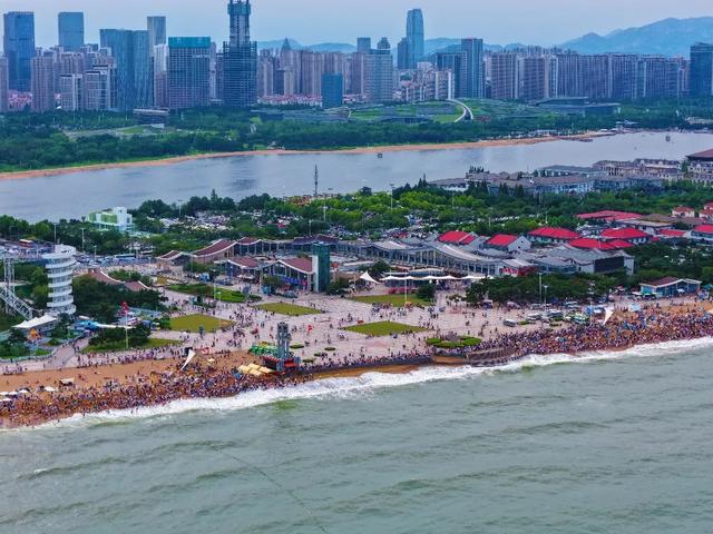 日照海边！“下饺子”模式！今夏顶流避暑地！