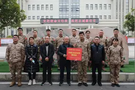观山湖区人大常委会相关领导走访慰问驻区部队图片