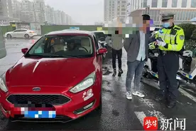 南京交警开展不按规定使用安全带集中整治图片