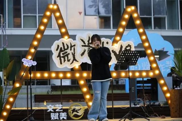 弦歌不停歇，处处皆舞台！一起让歌声撞进晚风里