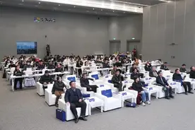 AI大模型如何赋能千行百业，专家分享最新成果图片