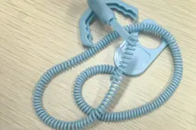 福州一男童玩钩爪玩具致眼睛受伤，医生提醒：这类玩具存安全隐患图片