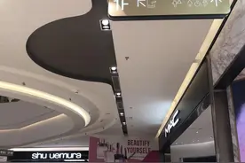 这些商场的导引牌太抽象，厕所在哪，给指条明路吧图片