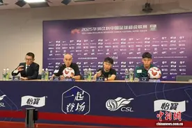 “领头羊”上海申花客战浙江绿城 中超争冠悬念迭生图片