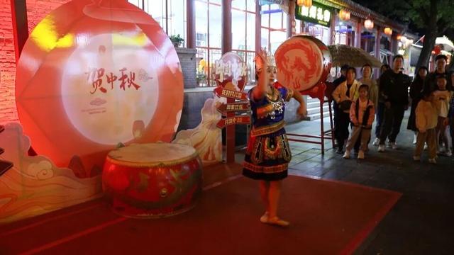 【蓟韵金秋】夜游古街 假日里的流量担当