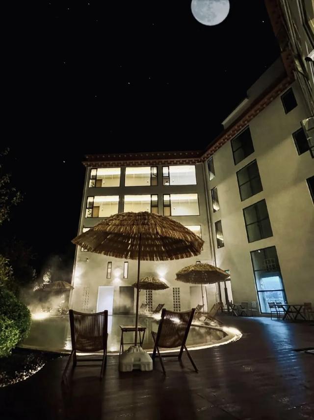 雪山下泡个汤，甘孜冬日真香！