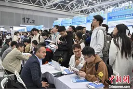 广东“最强春招会”启动  超千家单位提供超5万个岗位图片