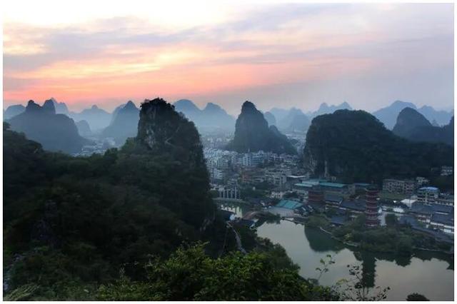 国庆必看！跟着诗词游桂林叠彩山，登高全攻略