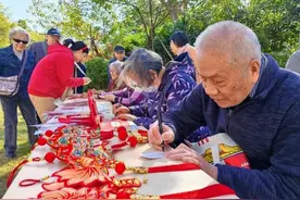 “北上养老”火了！港澳台老人在粤过年，感受中国传统年文化图片