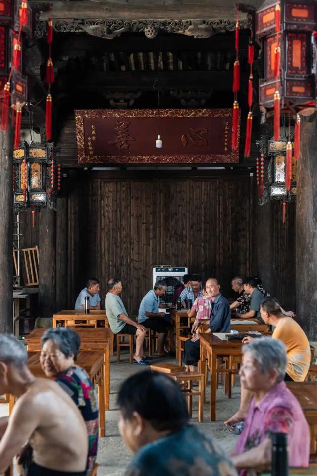 中国最魔幻的城市，“打包”全球