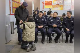 重庆长寿男子6岁被拐以拾荒为生 36年后终与父亲团聚图片