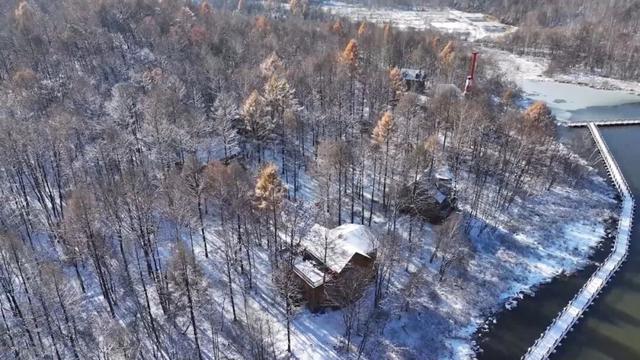 “冰雪+温泉”盛装迎客 浪漫经济焕发新活力