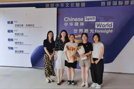 上海交大学生中秋节前重回母校，给学弟学妹分享学习经验图片