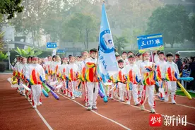 毛毛虫竞速赛，沙包投篮，旋风跑……南京市小营小学趣味运动会太燃了！图片