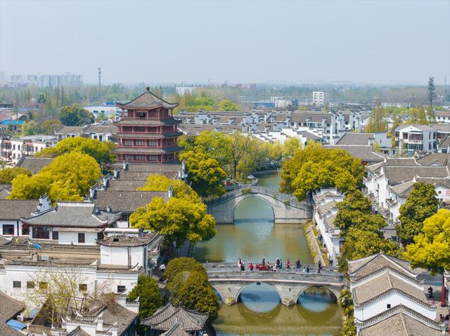 肥西县：三河古镇景区荣登“2025年中国AAAAA级景区100强”