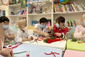 3岁患白血病，如今19岁的她回医院分享抗癌经历图片