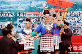 （新春走基层）广西侗乡：歌舞闹新春 欢庆油茶节图片