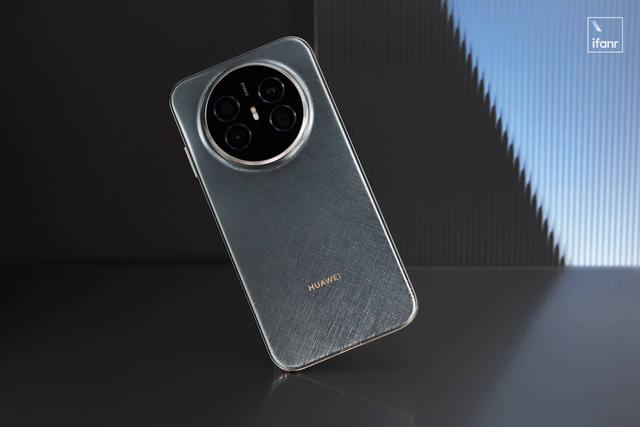 华为Mate 70 Air 轻薄旗舰：Air 的手感	，Mate 的体验