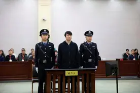 涉案金额超1亿，李铁当庭认罪，那个曾经“跑不死”的铁子已随风逝去图片