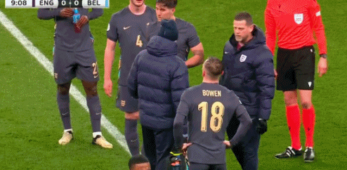 英格兰2-2比利时，蒂勒曼斯梅开二度，贝林厄姆读秒绝平