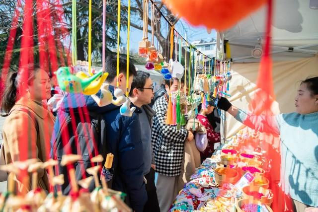 历下呈祥 马年纳福丨大明湖新春庙会解锁泉城新春民俗盛宴