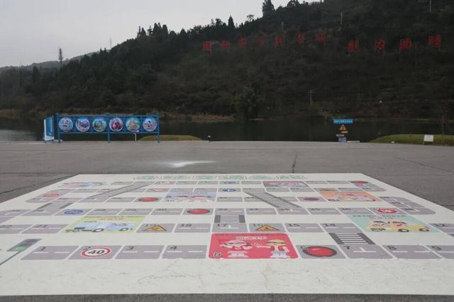 打卡！曲靖首个交通安全主题公园，遛娃学知识，闯关超有趣！