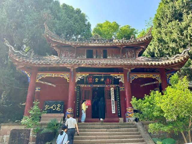 梓潼卧龙山：三国文化承载地，诸葛遗迹映史章